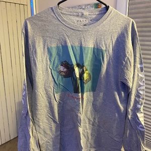 Grey long sleeve t-shirt